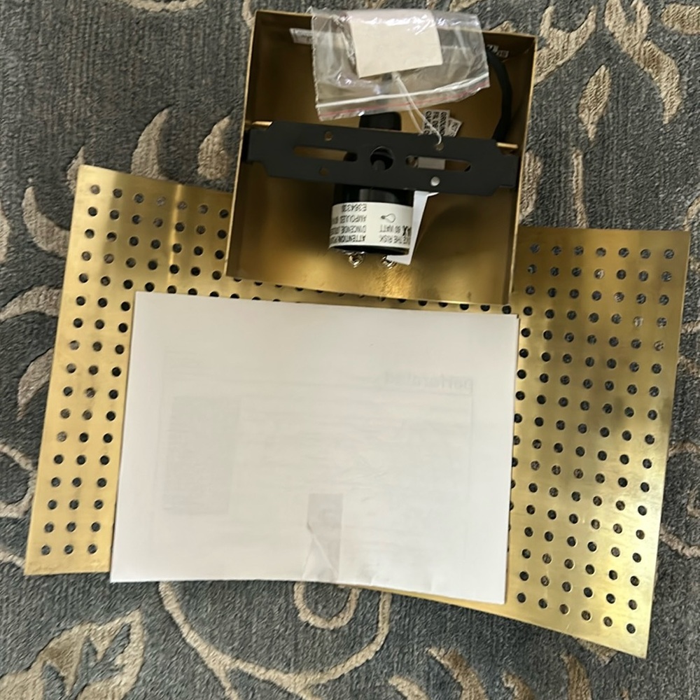 1 Perforated wall sconce - Picture 2 of 5